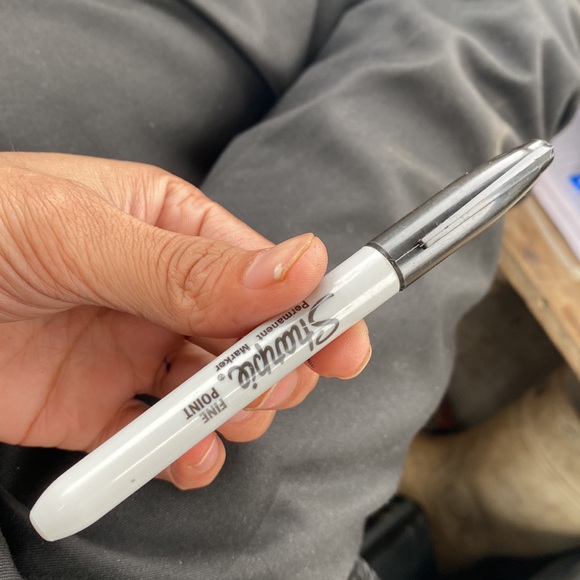 Sharpie fine point - Picture 2 of 2